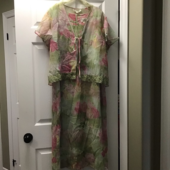 Dress and Jacket - Picture 2 of 9